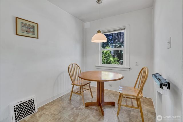 13025 Ambaum Boulevard SW, Burien, WA 98146