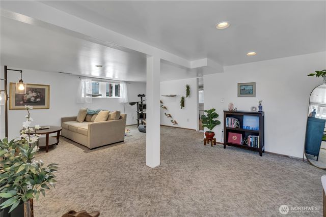 13025 Ambaum Boulevard SW, Burien, WA 98146