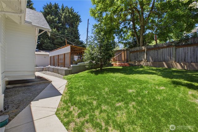 13025 Ambaum Boulevard SW, Burien, WA 98146