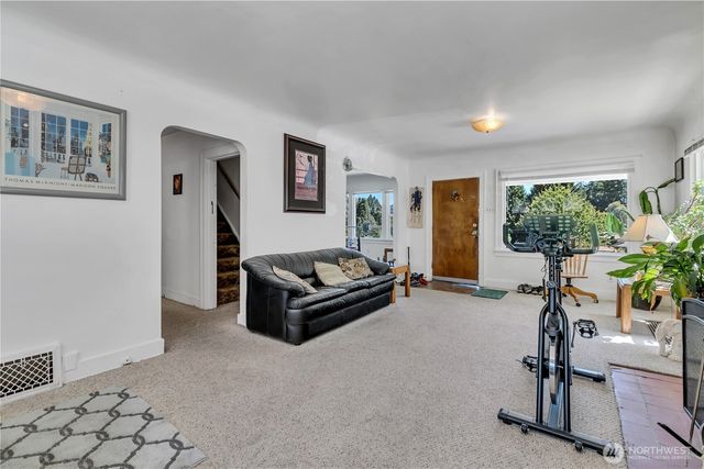 13025 Ambaum Boulevard SW, Burien, WA 98146