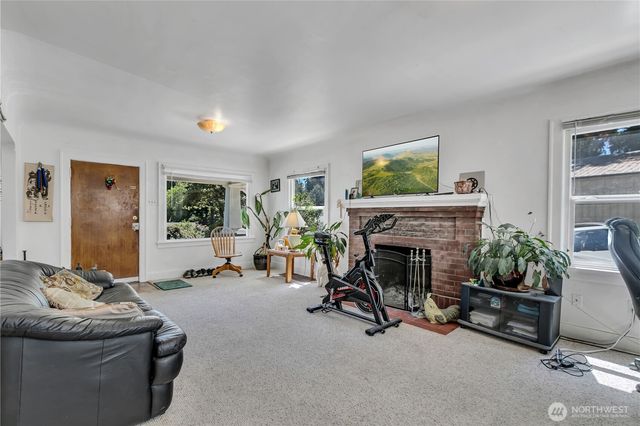 13025 Ambaum Boulevard SW, Burien, WA 98146