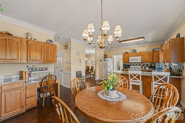 4051 Pinecrest Drive NE, Hickory, NC 28601