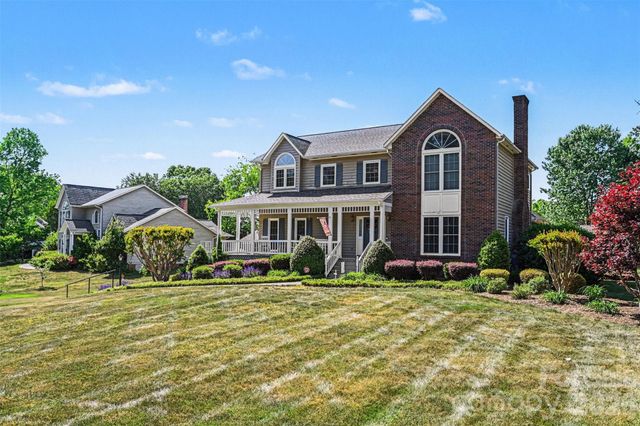 4051 Pinecrest Drive NE, Hickory, NC 28601