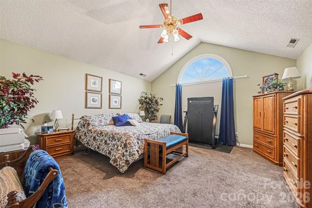 4051 Pinecrest Drive NE, Hickory, NC 28601