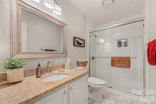 4051 Pinecrest Drive NE, Hickory, NC 28601