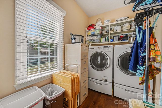 4051 Pinecrest Drive NE, Hickory, NC 28601