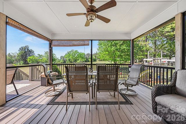 4051 Pinecrest Drive NE, Hickory, NC 28601