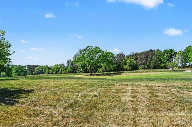 4051 Pinecrest Drive NE, Hickory, NC 28601
