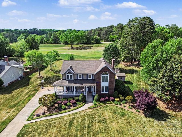 4051 Pinecrest Drive NE, Hickory, NC 28601