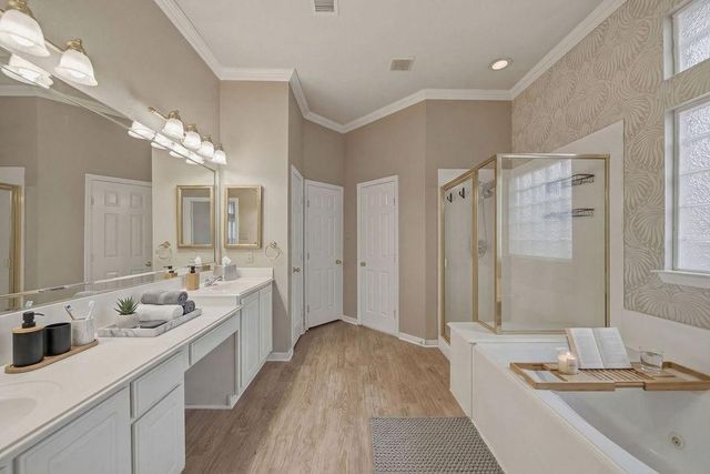 2 Prosewood Drive, The Woodlands, TX 77301