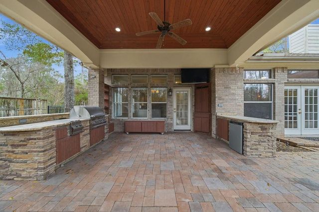 2 Prosewood Drive, The Woodlands, TX 77301