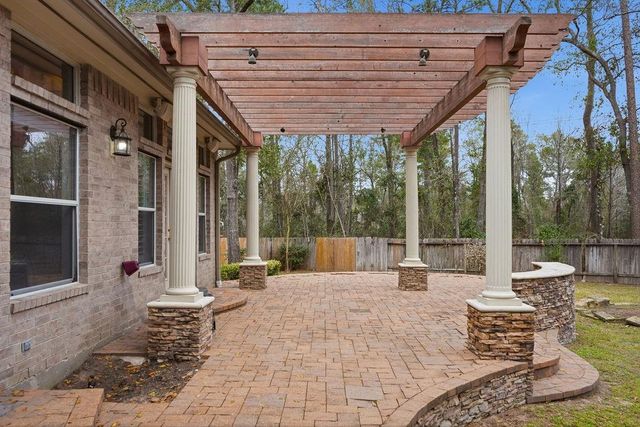 2 Prosewood Drive, The Woodlands, TX 77301