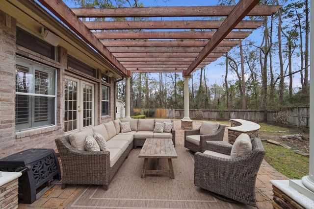 2 Prosewood Drive, The Woodlands, TX 77301