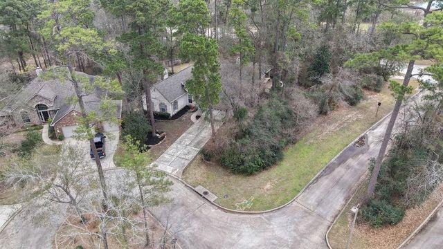 2 Prosewood Drive, The Woodlands, TX 77301