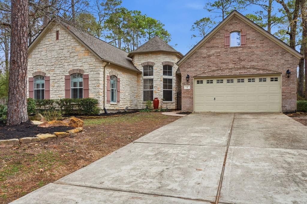 2 Prosewood Drive, The Woodlands, TX 77301