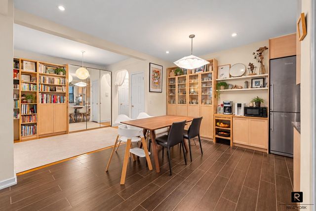 4720 42nd St Apt 3A, New York City, NY 11104
