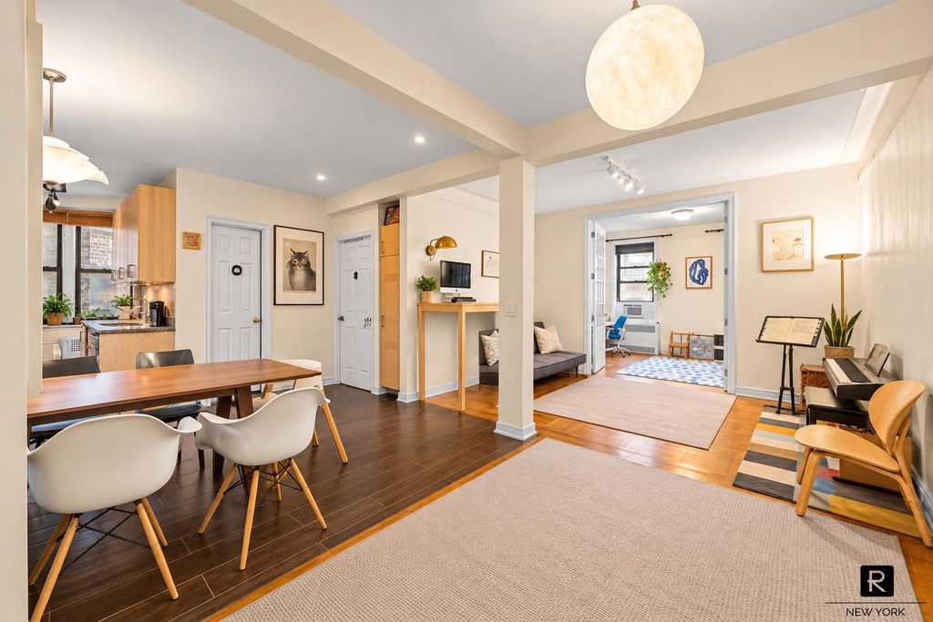 4720 42nd St Apt 3A, New York City, NY 11104
