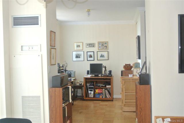 27010 Grand Central Parkway 11R, Floral Park, NY 11005