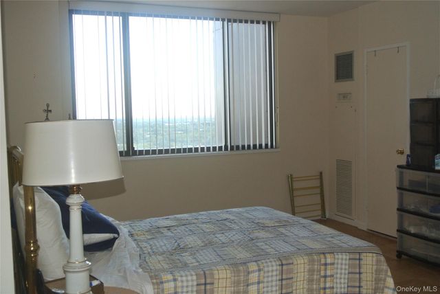 27010 Grand Central Parkway 11R, Floral Park, NY 11005