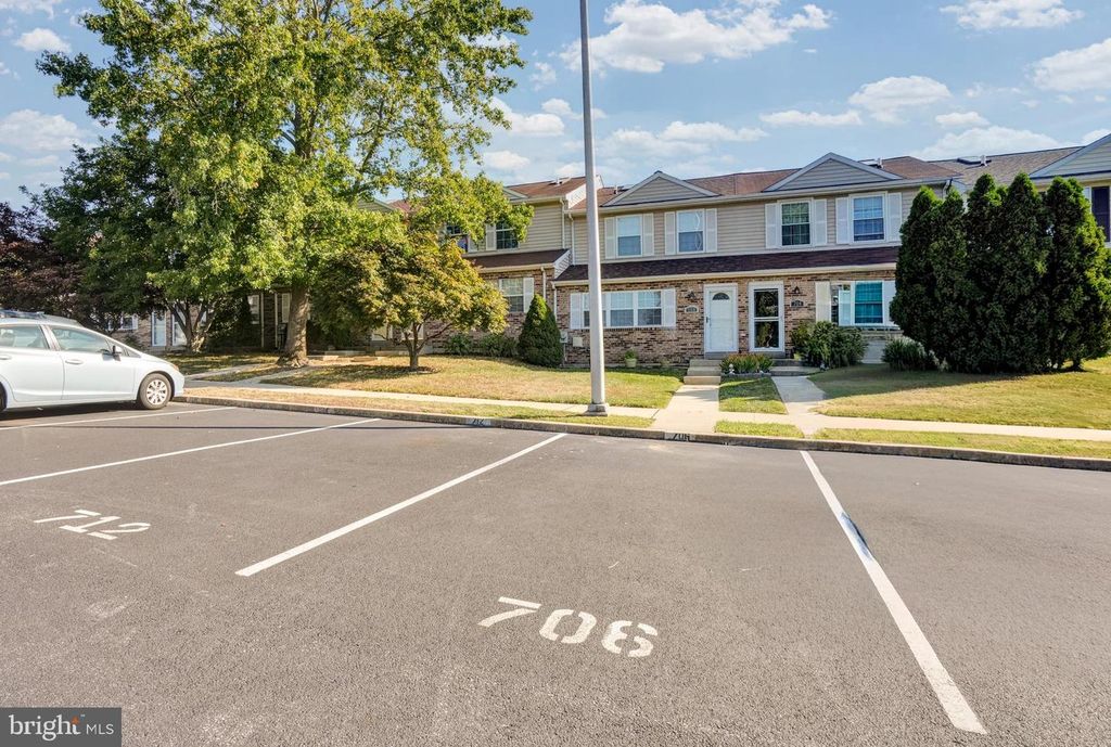 706 SPRINGFIELD CT, Downingtown, PA 19335