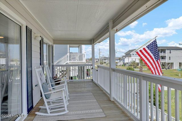 8007 8th Street, Surf City, NC 28445