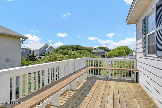 8007 8th Street, Surf City, NC 28445