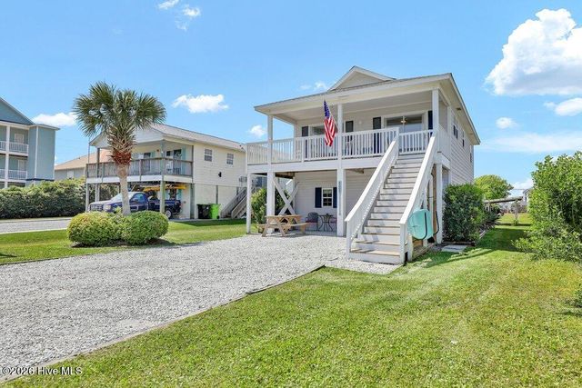 8007 8th Street, Surf City, NC 28445