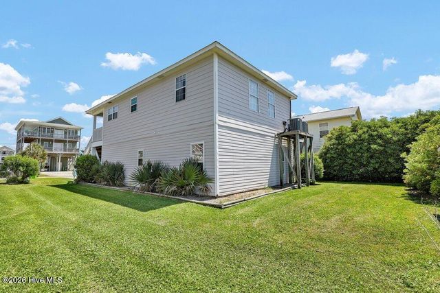 8007 8th Street, Surf City, NC 28445