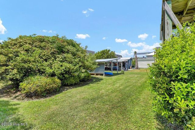 8007 8th Street, Surf City, NC 28445
