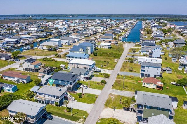 8007 8th Street, Surf City, NC 28445