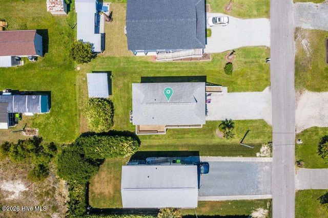 8007 8th Street, Surf City, NC 28445