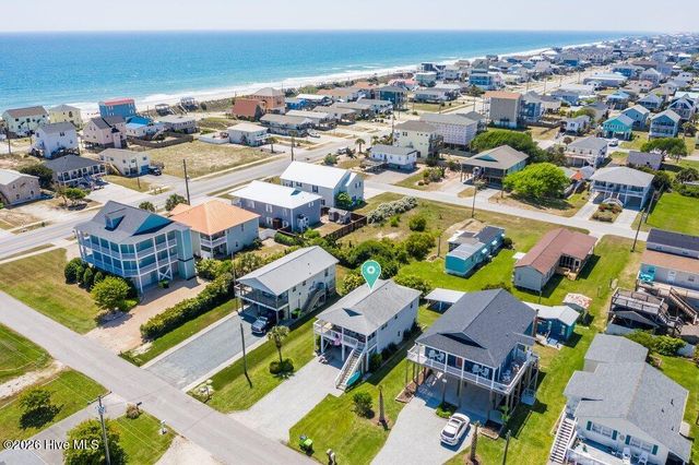 8007 8th Street, Surf City, NC 28445