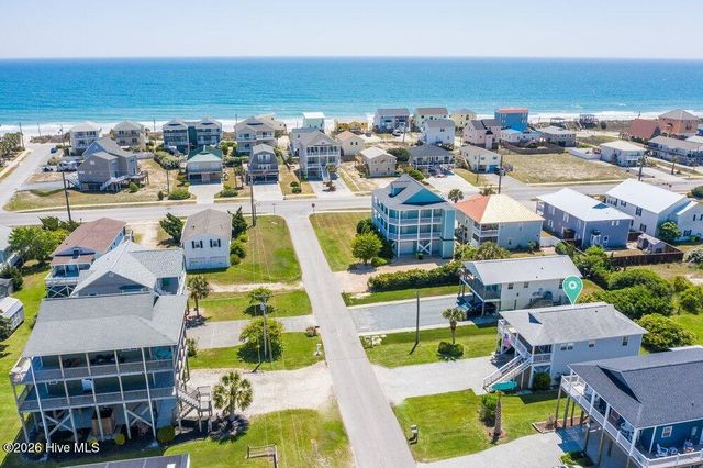 8007 8th Street, Surf City, NC 28445