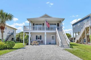 8007 8th Street, Surf City, NC 28445