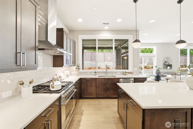 24387 NE 24th Street, Sammamish, WA 98074