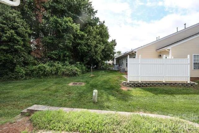 5714 Bradford Lake Lane, Charlotte, NC 28269