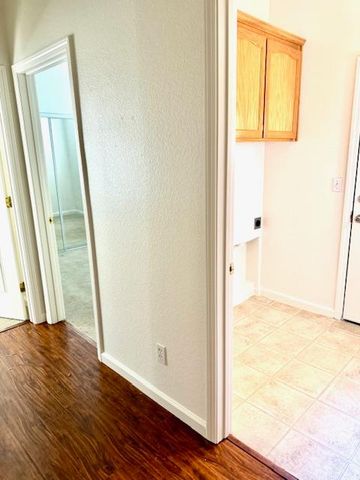 413 Marsalla Dr, Folsom, CA 95630