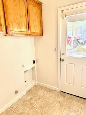 413 Marsalla Dr, Folsom, CA 95630