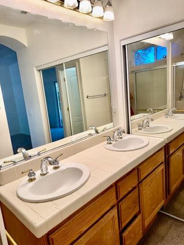 413 Marsalla Dr, Folsom, CA 95630