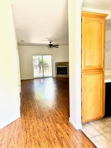 413 Marsalla Dr, Folsom, CA 95630