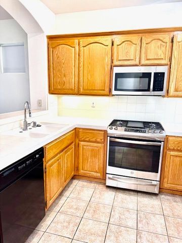 413 Marsalla Dr, Folsom, CA 95630