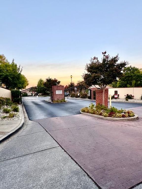 413 Marsalla Dr, Folsom, CA 95630