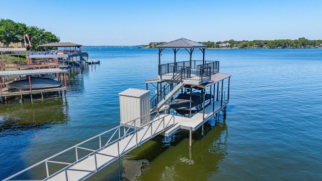 7900 Skylake Drive, Fort Worth, TX 76179