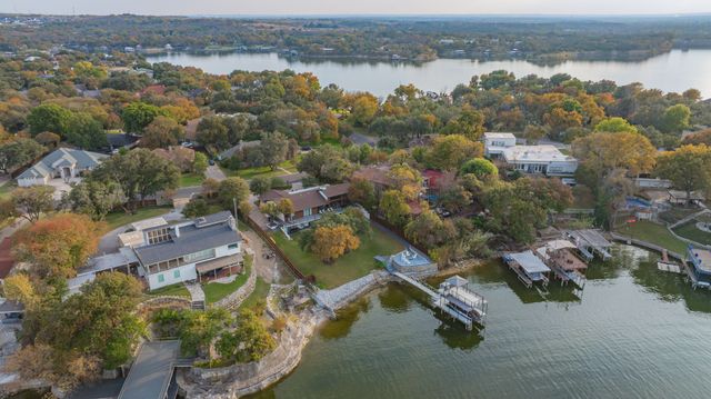 7900 Skylake Drive, Fort Worth, TX 76179