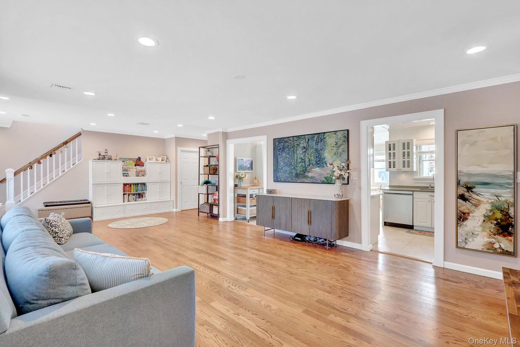 58 Garfield Place, Massapequa, NY 11758 — photo 4