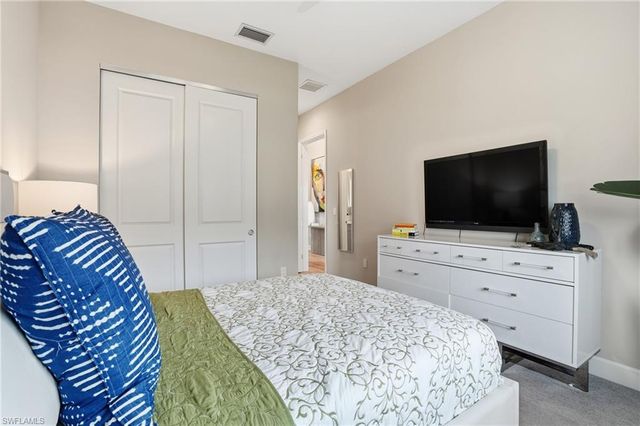 11394 Jacaranda DR, Naples, FL 34120