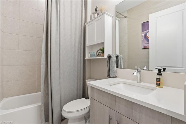 11394 Jacaranda DR, Naples, FL 34120