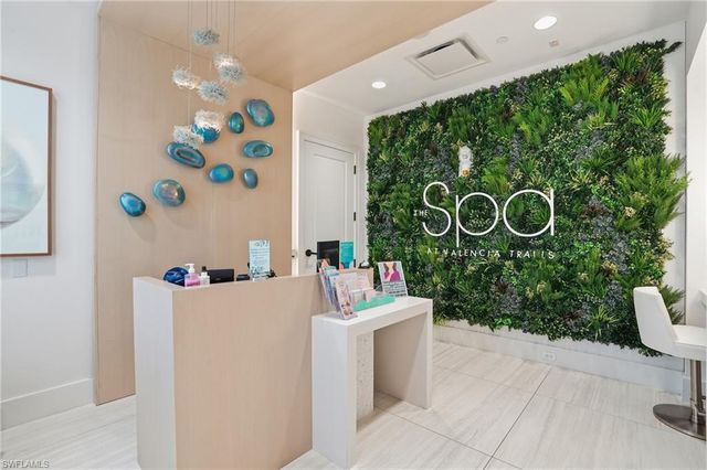 11394 Jacaranda DR, Naples, FL 34120