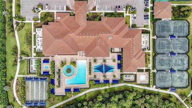 11394 Jacaranda DR, Naples, FL 34120