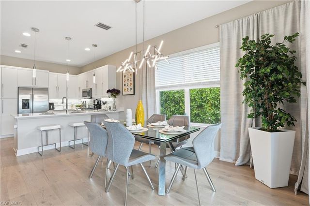 11394 Jacaranda DR, Naples, FL 34120